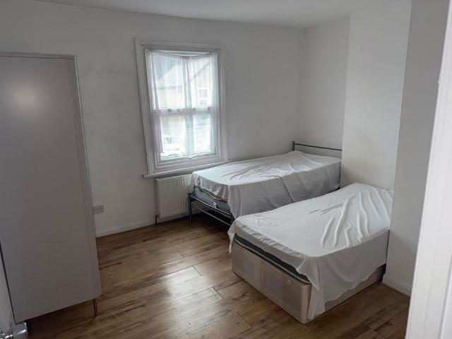 Apartment for rent in Beeches Community Board, Burnham