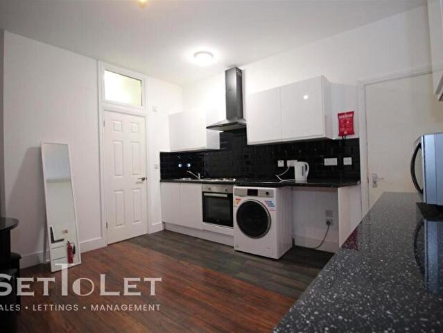 Apartment for rent in Bede Island, Old Wharf