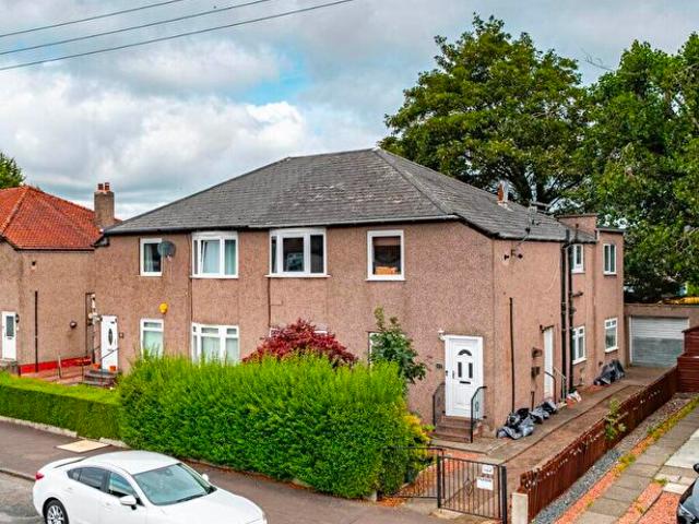 Apartment for rent in Croftfoot, Scotland