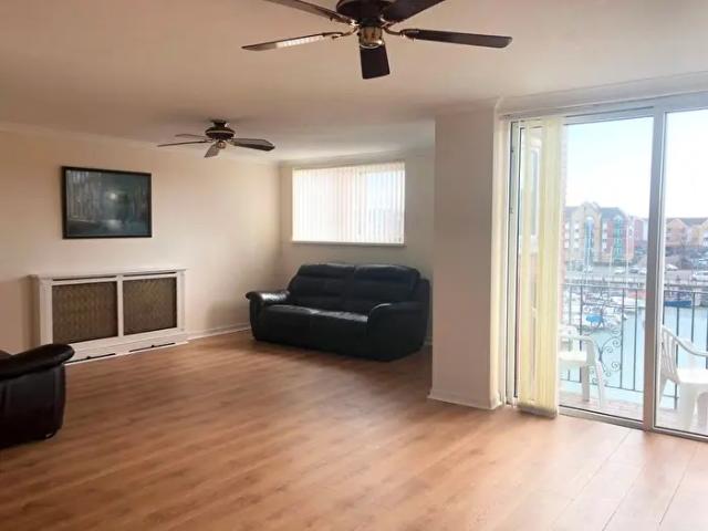 Apartment for rent in Nangreaves, Wales