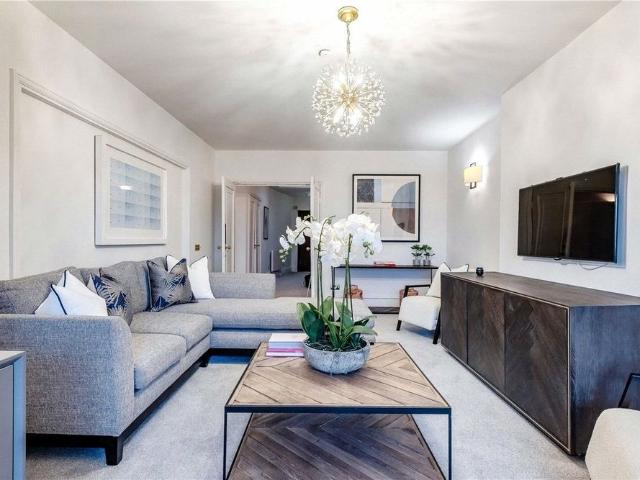 Apartment for rent in St. John's Wood, Greater London