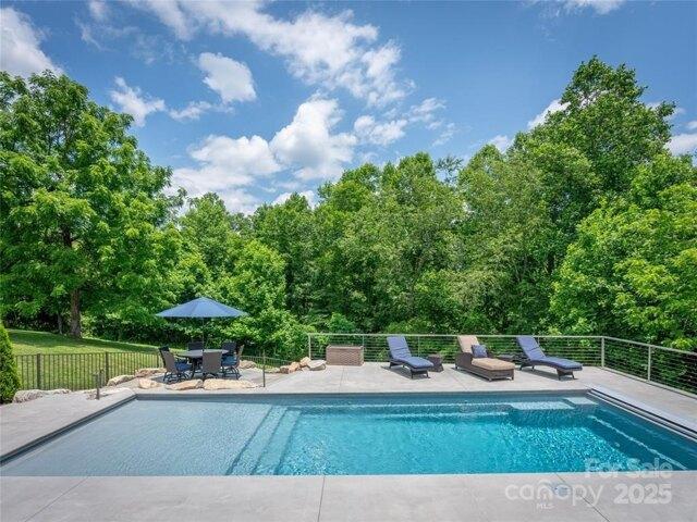 House for sale in Fletcher