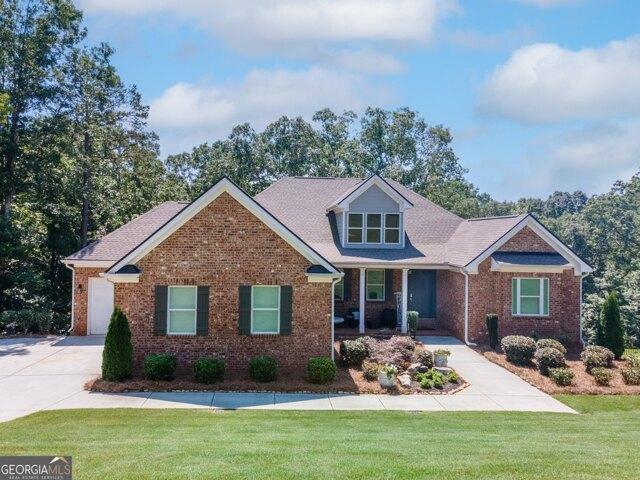 House for sale in Flowery Branch, Georgia