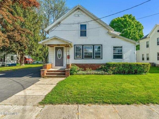 House for sale in Fort Edward