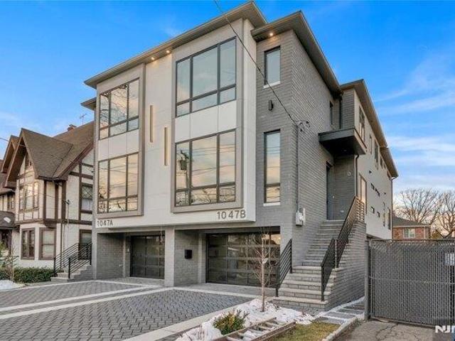 Condo for sale in Fort Lee, New Jersey