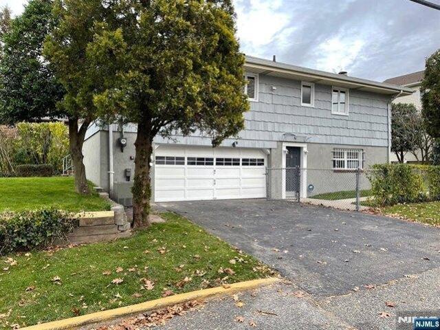 House for sale in Fort Lee, New Jersey