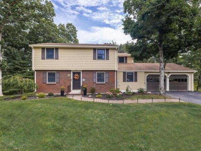 House for sale in Framingham, Middlesex County