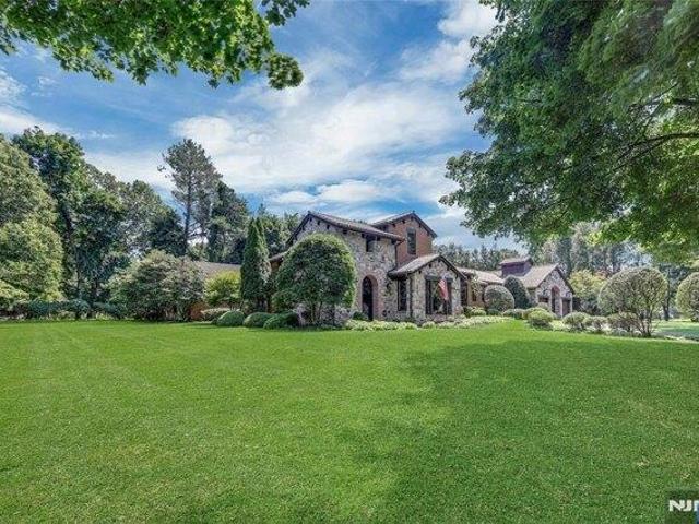 House for sale in Franklin Lakes, Bergen County