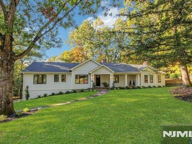 House for sale in Franklin Lakes, Bergen County