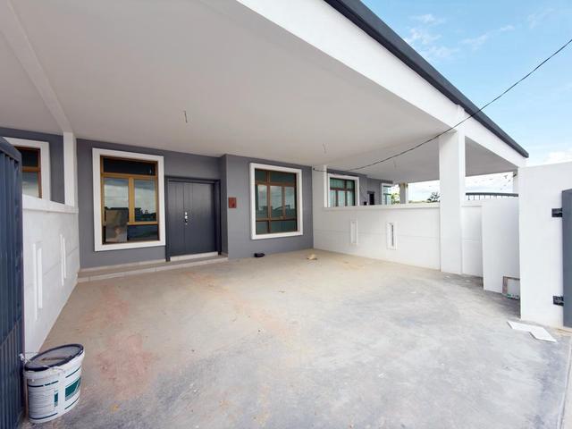 Terraced House for sale in Malaka