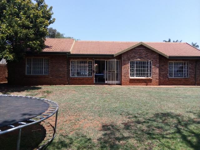Room for rent in Waterkloof, Gauteng