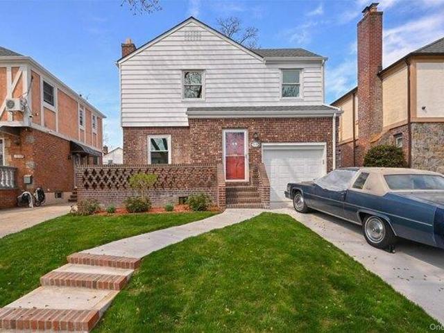 House for sale in Queens, Arverne