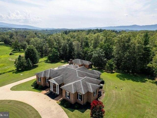 House for sale in Front Royal, Virginia