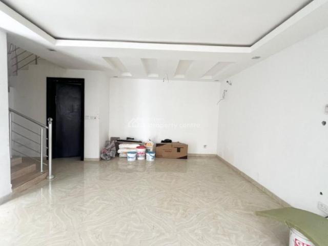 Flat for rent in Eti Osa, Lagos