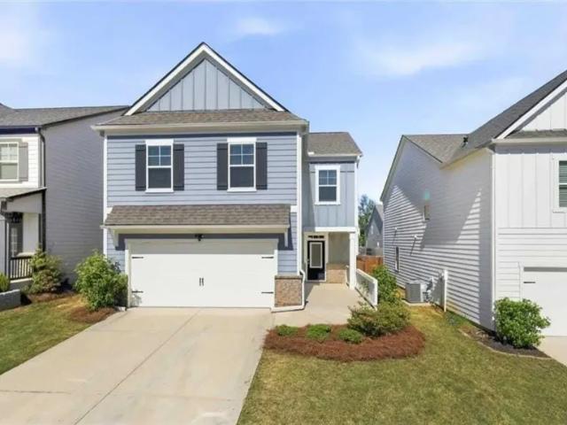 House for sale in Flowery Branch, Georgia