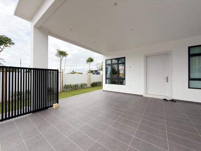Terraced House for sale in Malaka
