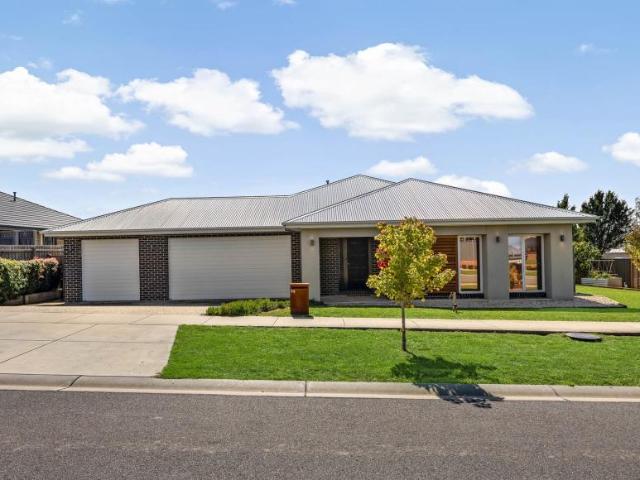 House for sale in Gisborne, Victoria