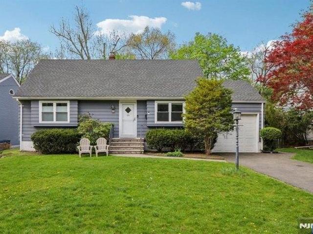 House for sale in Fair Lawn, New Jersey