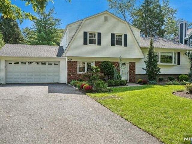 House for sale in Ridgewood Junction, Glen Rock