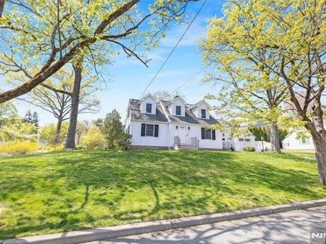 House for sale in Glen Rock