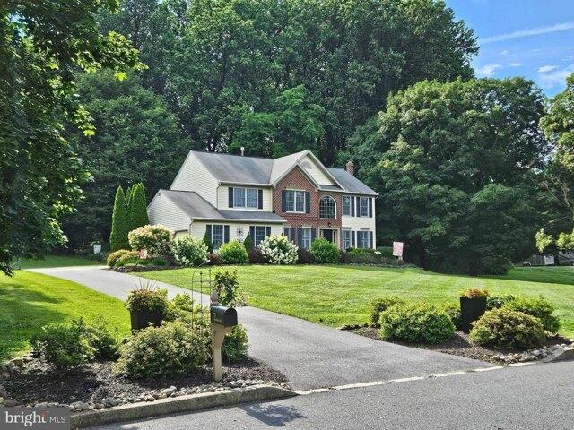House for sale in Glenmoore