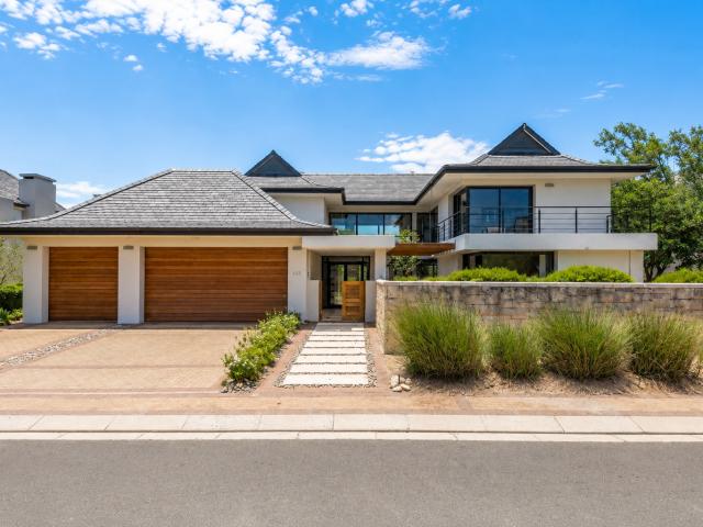 Apartment for sale in Onverwacht, Western Cape