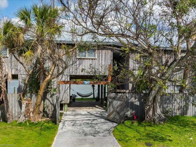 House for sale in Goodland House for sale in Goodland