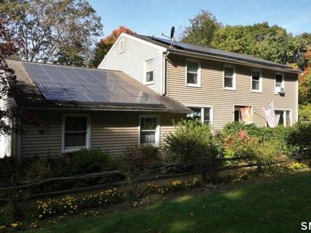 House for sale in North Granby, Granby