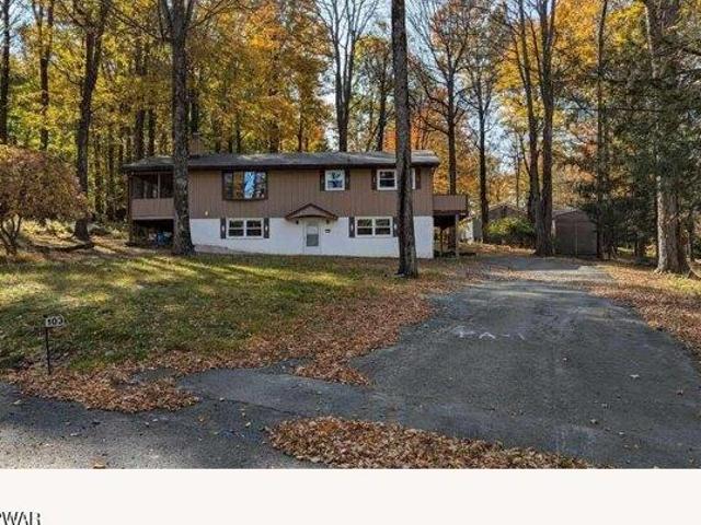 House for sale in Greentown, Pennsylvania