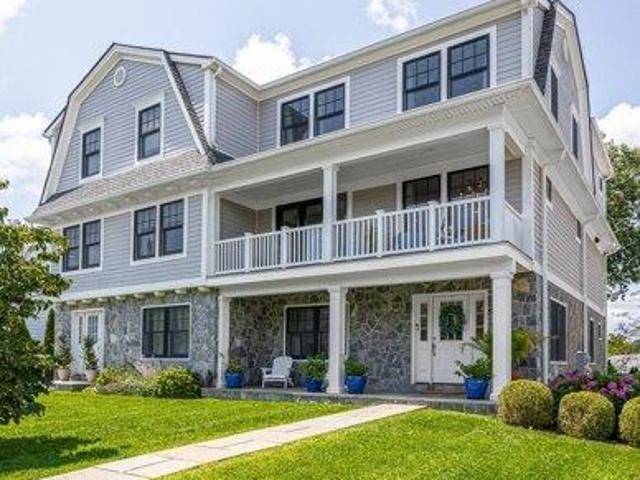 House for sale in Mianus, Greenwich