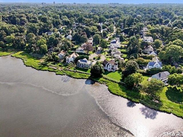 House for sale in Mianus, Greenwich