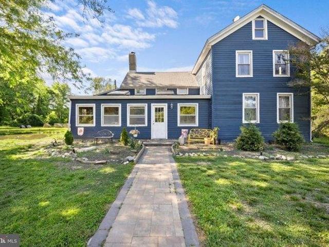 House for sale in Greenwich, New Jersey