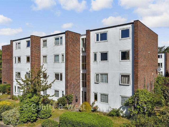 Flat for sale in Wallington, Greater London