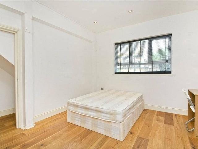 Flat for rent in Camden Town, Isle Of Man
