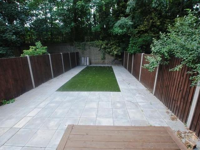 Flat for rent in Cat Hill