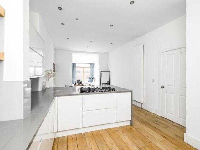 Flat for sale in Stockbridge, Scotland