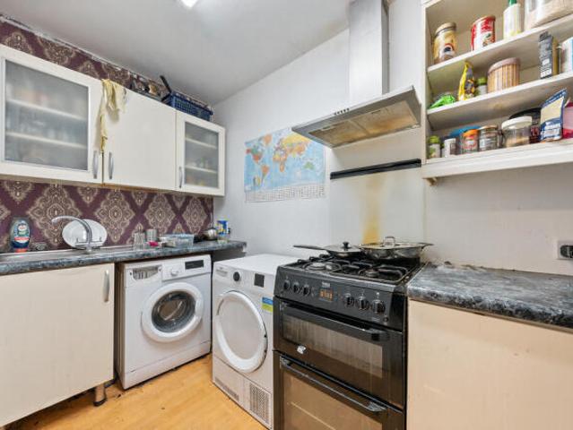 Flat for sale in Kinning Park, Scotland