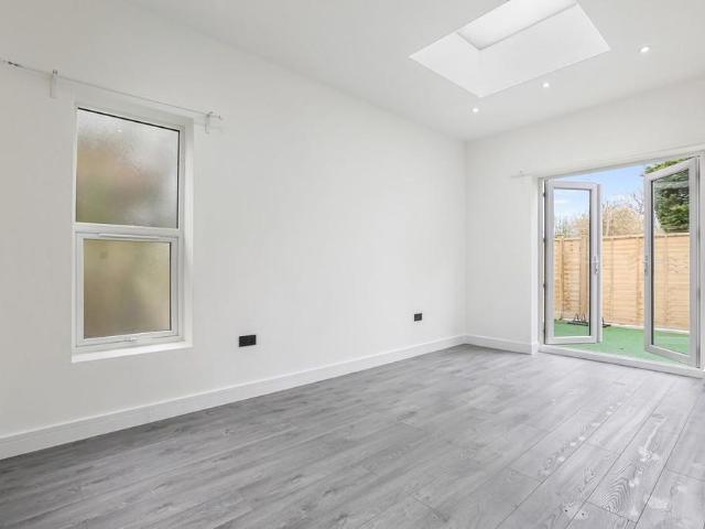 Apartment for rent in Wallington, Greater London