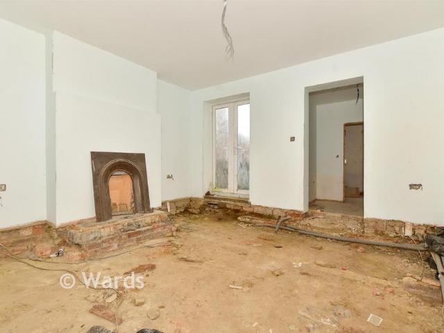 Flat for sale in Folkestone