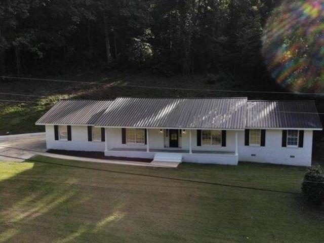 House for sale in Guntersville, Alabama