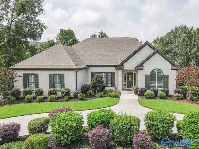 House for sale in Guntersville, Alabama