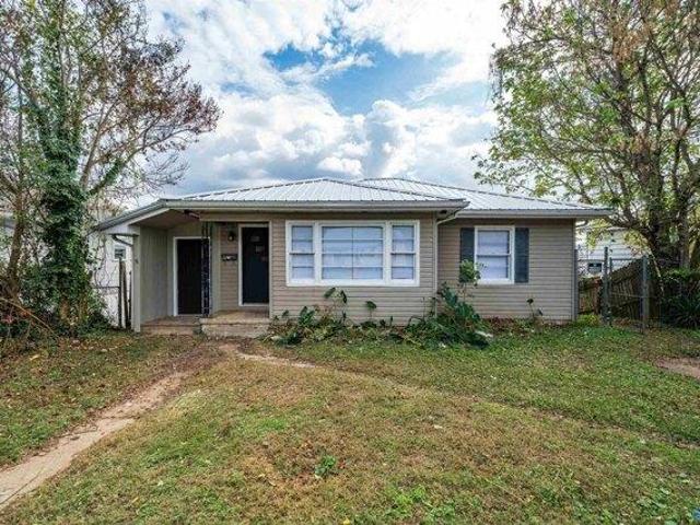 House for sale in Guntersville, Alabama