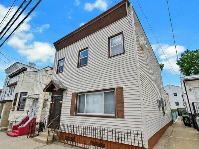 House for sale in Guttenberg, Hudson County