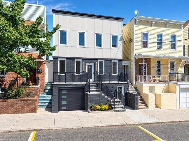 House for sale in Guttenberg, Hudson County