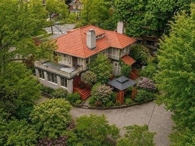 House for sale in Hackensack, New Jersey