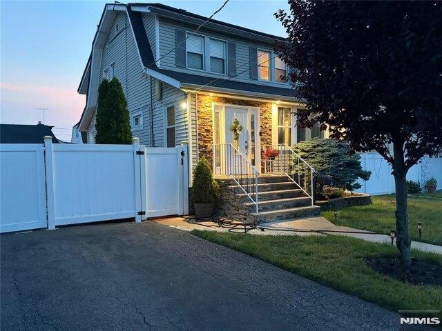 House for sale in Hackensack, New Jersey