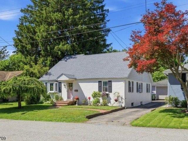 House for sale in Hackettstown, Warren County