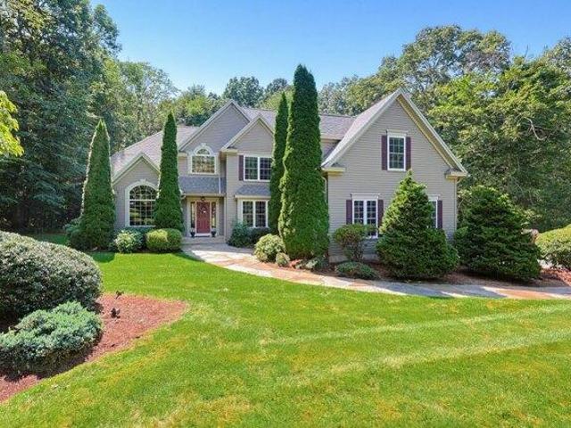 House for sale in Hadley, Hampshire County