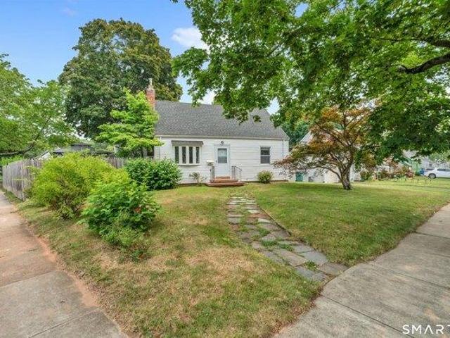 House for sale in Hamden, Connecticut