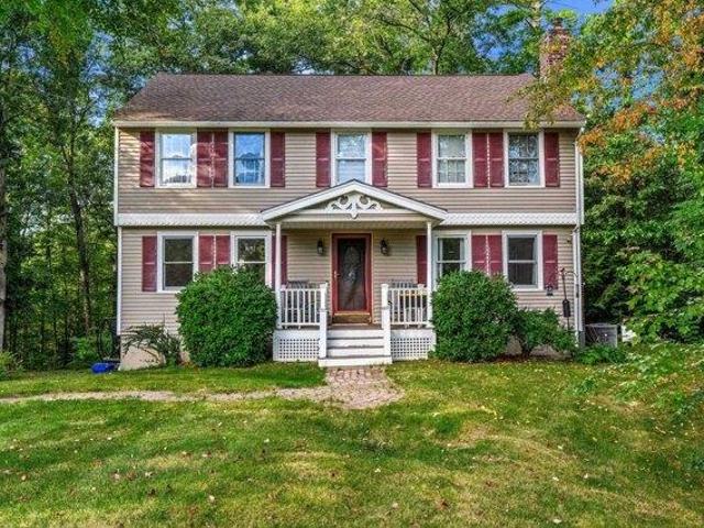 House for sale in Sandown, Rockingham County